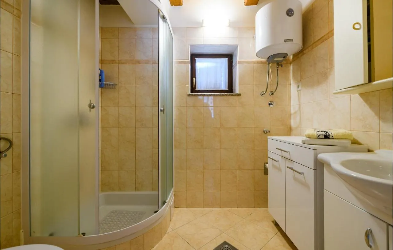 Nice Home In Mandalencici With Kitchen Cubanici