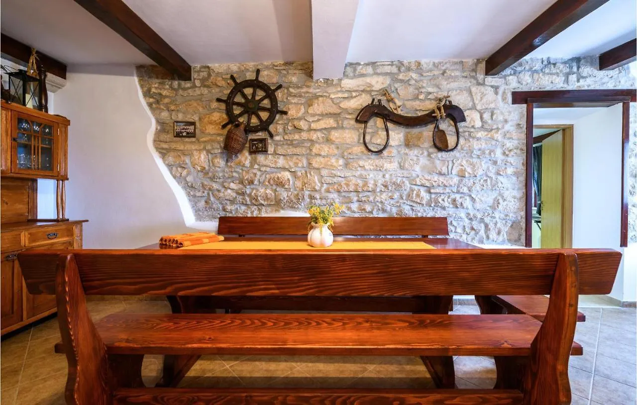 Nice Home In Mandalencici With Kitchen Cubanici